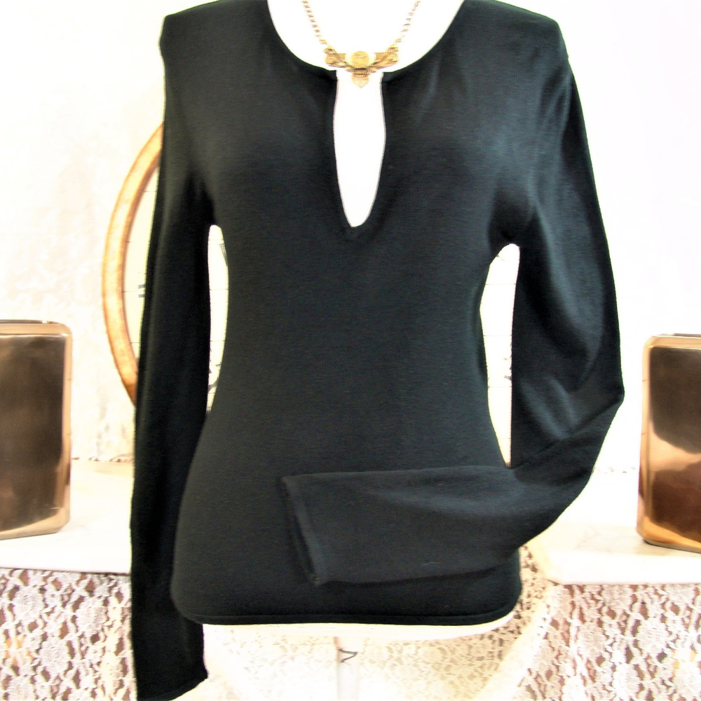 BEBE Black knit  Sweater V-neck Pullover womens S
